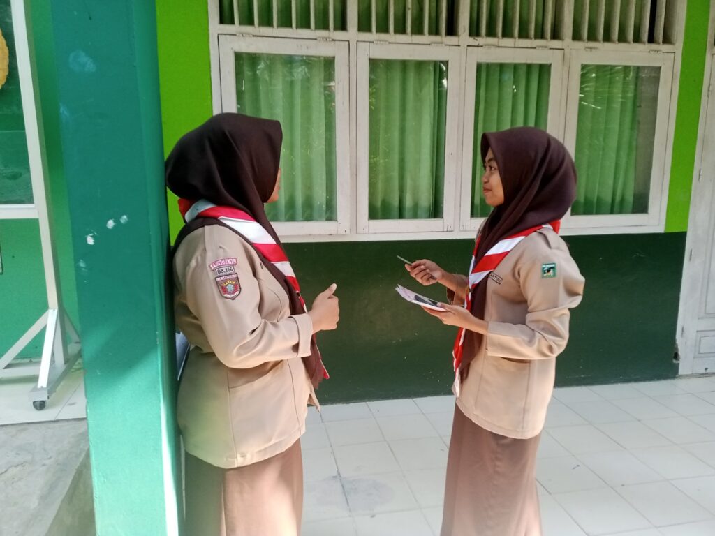 Ini Cara Jurnalis Muda MAN 1 Pringsewu Cari Inspirasi Berita Menarik Ini Cara Jurnalis Muda MAN 1 Pringsewu Cari Inspirasi Berita Menarik