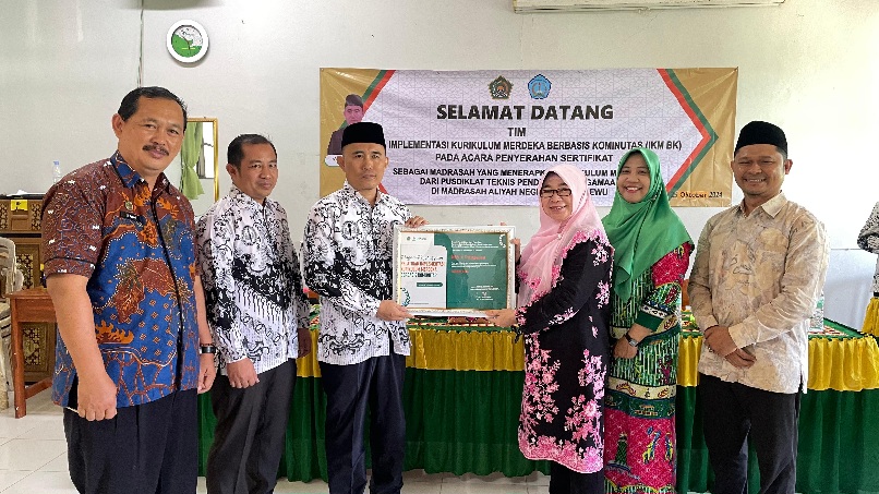MAN 1 Pringsewu Gelar Pendampingan Kurikulum Merdeka Berbasis Komunitas MAN 1 Pringsewu Gelar Pendampingan Kurikulum Merdeka Berbasis Komunitas