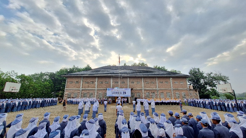 Mengintip Khidmat dan Meriahnya Lumora 29: The Last Flag Ceremony MAN 1 Pringsewu Mengintip Khidmat dan Meriahnya Lumora 29: The Last Flag Ceremony MAN 1 Pringsewu