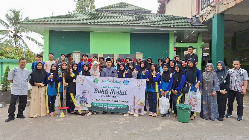 MAN 1 Pringsewu Gelar Bakti Sosial di Ramadhan 1446 H, Ini Kegiatannya MAN 1 Pringsewu Gelar Bakti Sosial di Ramadhan 1446 H, Ini Kegiatannya