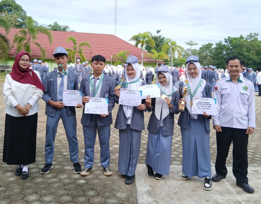 Kisah Nadiva, Siswi MAN 1 Pringsewu yang Menjadi Pesilat Terbaik Kejuaraan Pencak Silat SMK Nurul Huda Cup I 2025 Kisah Nadiva, Siswi MAN 1 Pringsewu yang Menjadi Pesilat Terbaik Kejuaraan Pencak Silat SMK Nurul Huda Cup I 2025